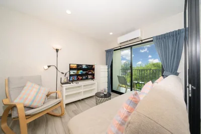 Appartamento con vista e balcone — The Title Residencies Nai Yang - 1 Bedroom Apartment